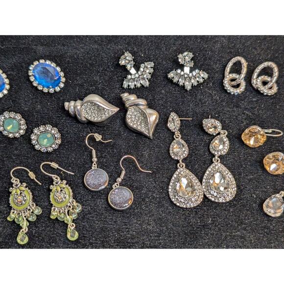 Fourteen Various Pairs of Silver Tone Earrings & One Jacket Pr Jewelry Lot - Picture 3 of 15